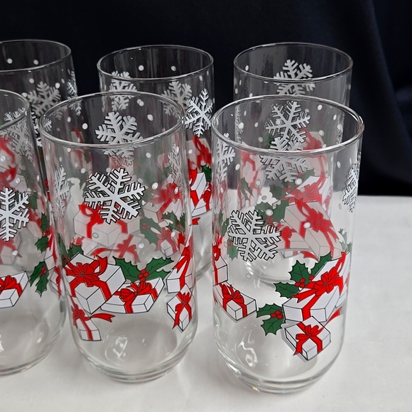 8 Vintage Christmas Glasses Luminarc USA Tumblers Packages Bows Snowflakes - Picture 5 of 16